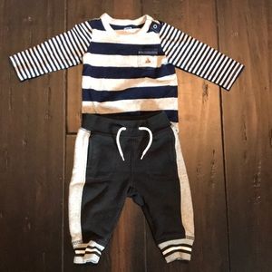 BabyGap outfit 6-12 months
